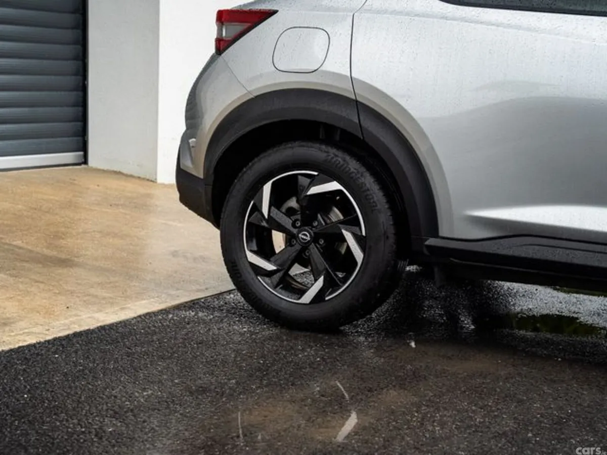 Nissan Juke MPV, Petrol, 2024, Grey