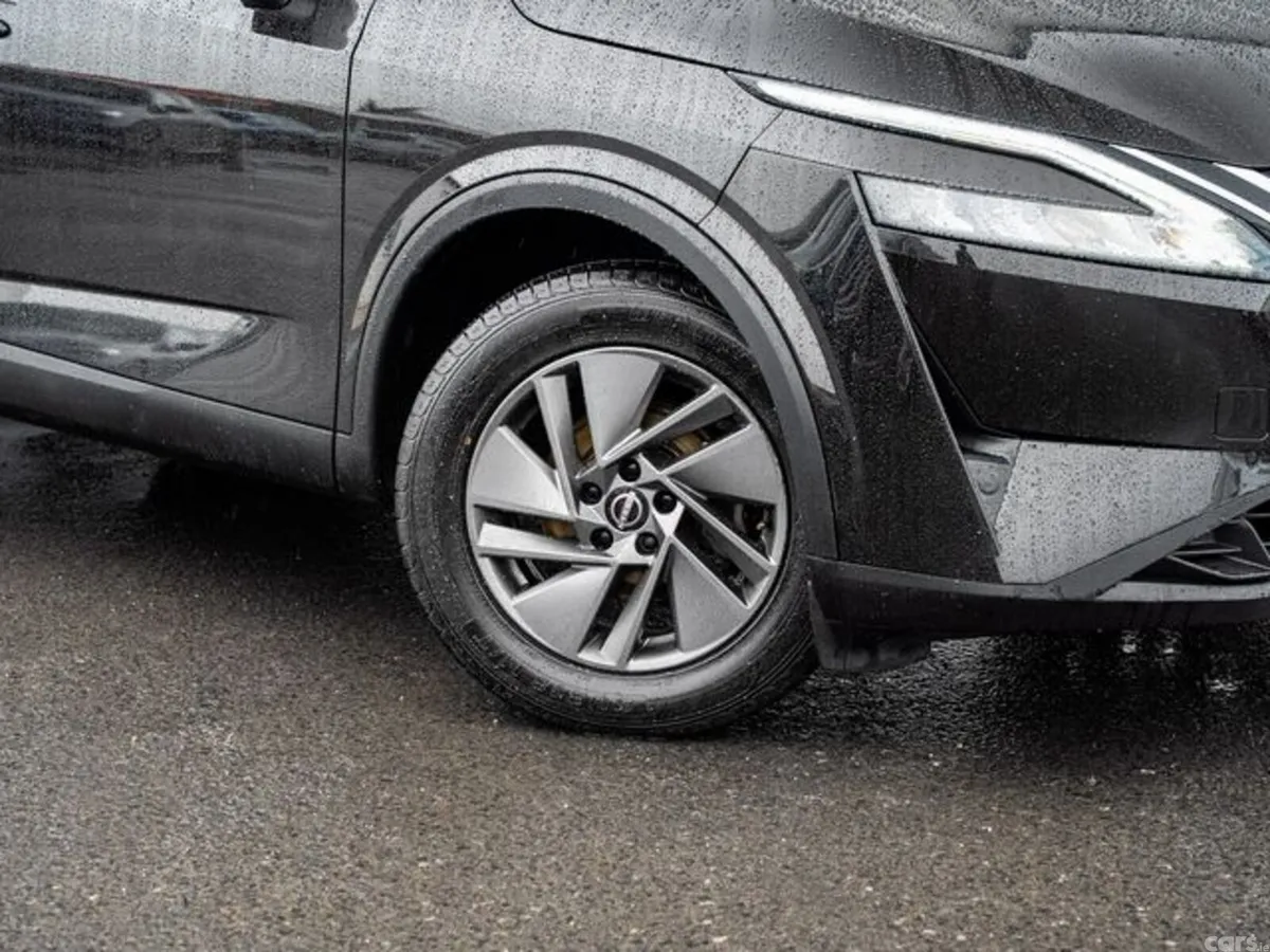 Nissan Qashqai MPV, Petrol, 2024, Black