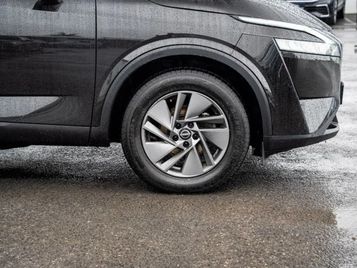 Nissan Qashqai MPV, Petrol, 2024, Black
