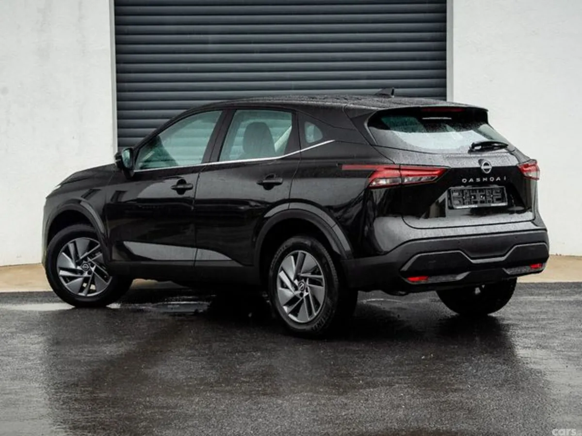 Nissan Qashqai MPV, Petrol, 2024, Black