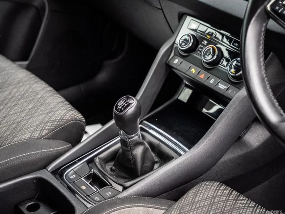 Skoda Karoq Estate, Petrol, 2024, Grey