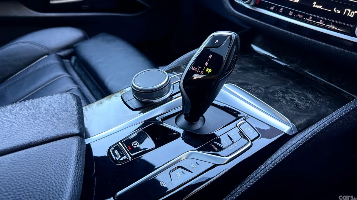 BMW 5-Series Saloon, Petrol Plug-in Hybrid, 2021, White