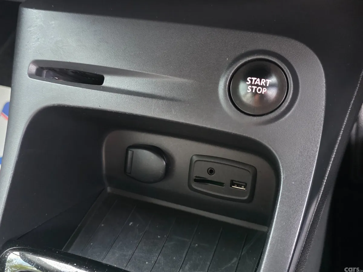 Renault Captur Hatchback, Diesel, 2017, Grey