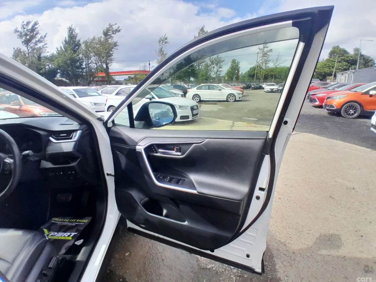 Toyota RAV4 SUV, Petrol Hybrid, 2021, White