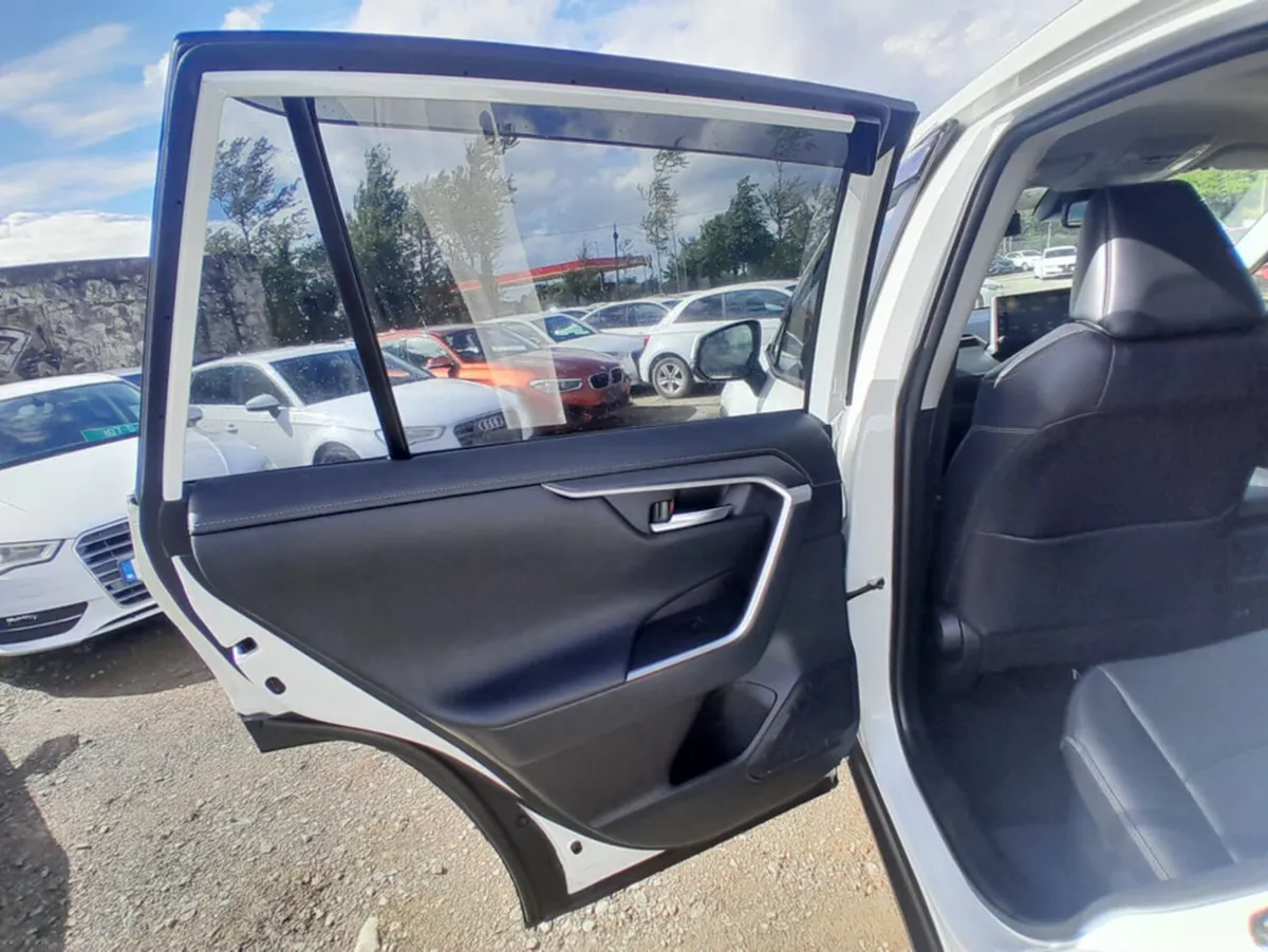 Toyota RAV4 SUV, Petrol Hybrid, 2021, White