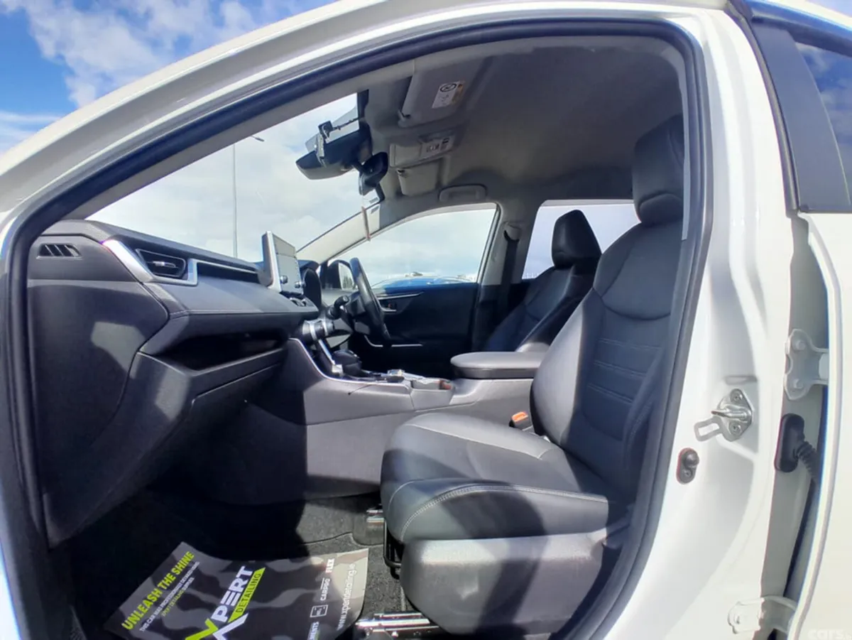 Toyota RAV4 SUV, Petrol Hybrid, 2021, White