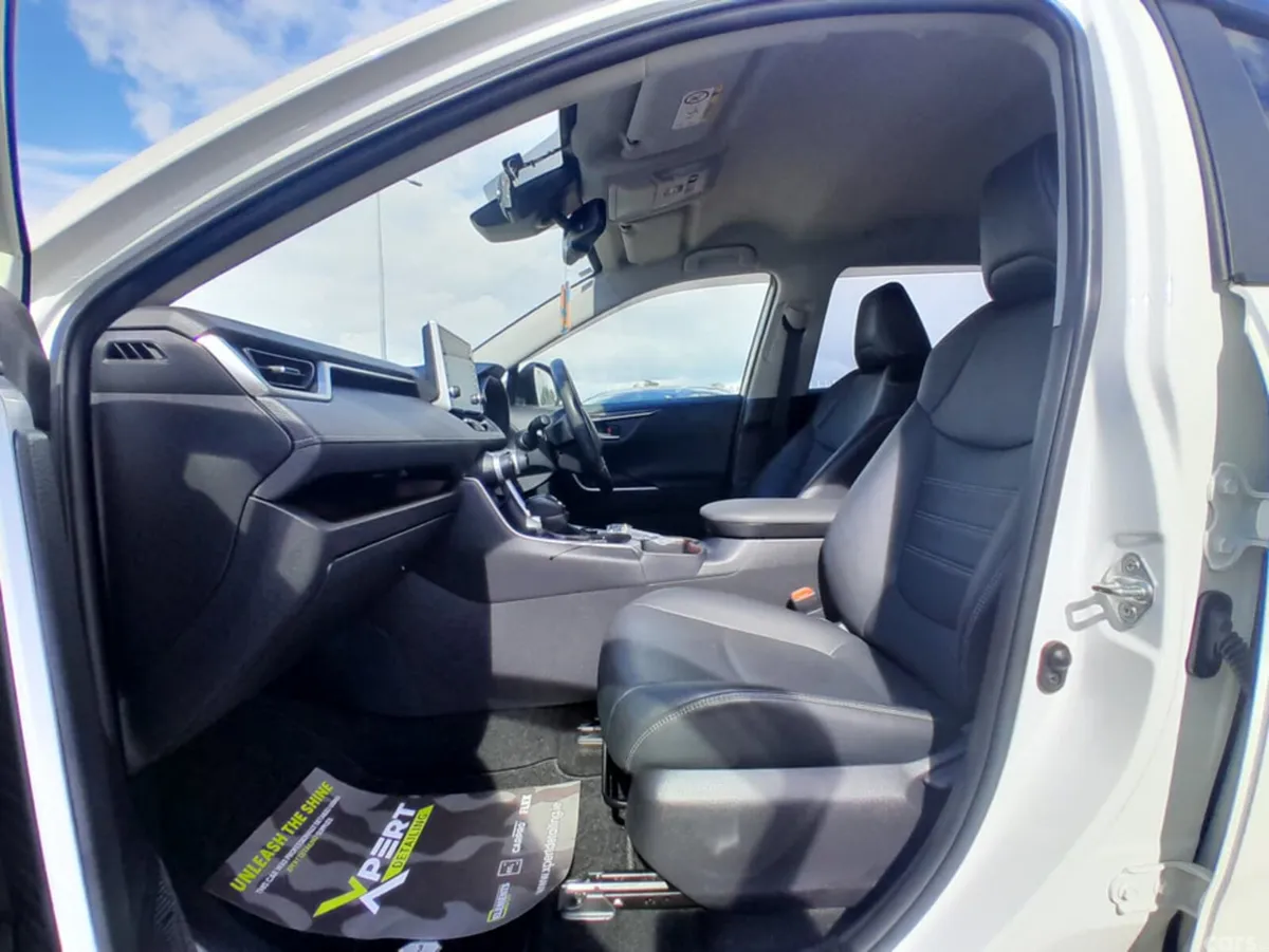 Toyota RAV4 SUV, Petrol Hybrid, 2021, White