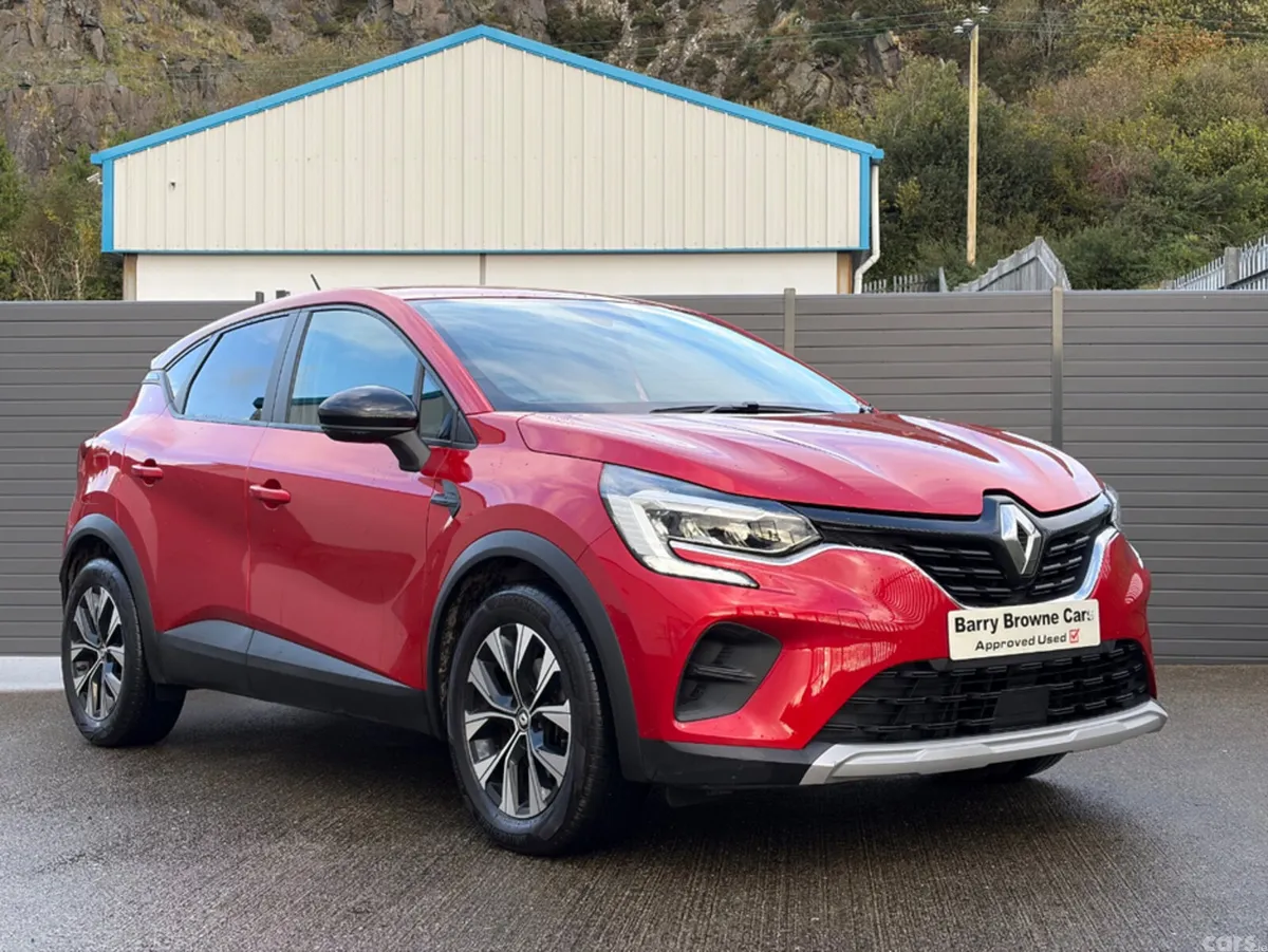 Renault Captur Hatchback, Petrol Hybrid, 2023, Red