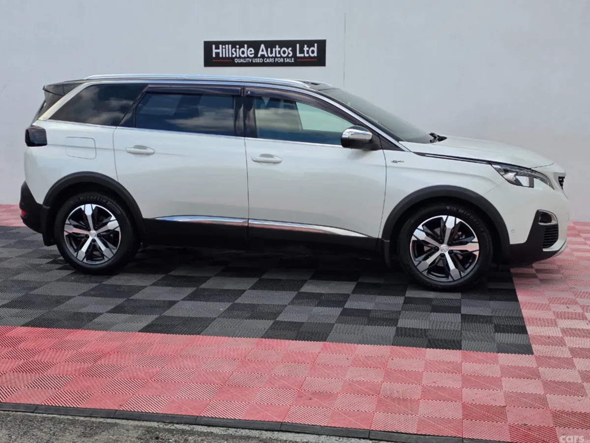 Peugeot 5008 MPV, Diesel, 2018, White
