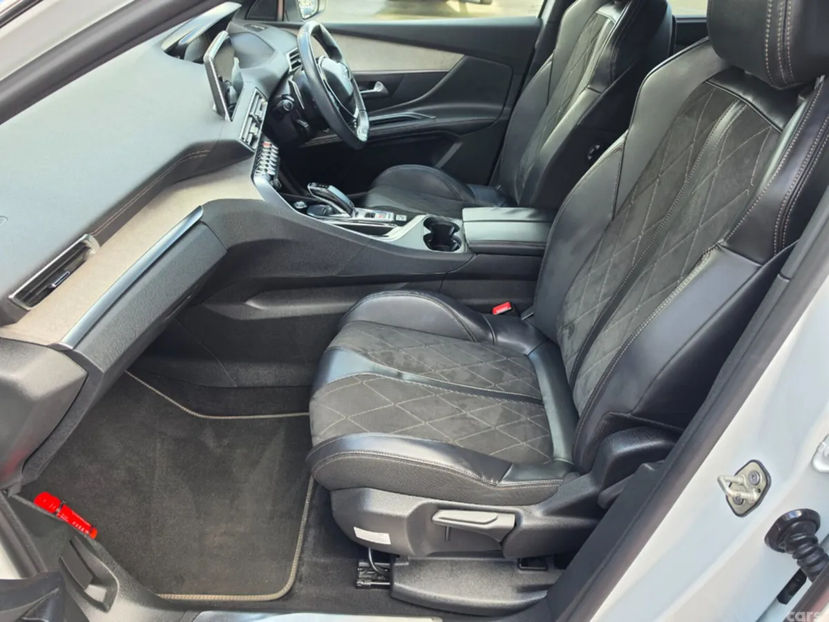 Peugeot 5008 MPV, Diesel, 2018, White