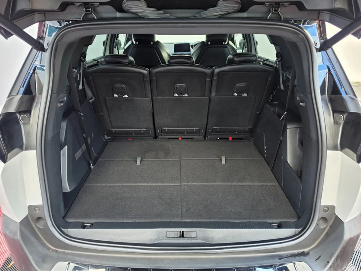 Peugeot 5008 MPV, Diesel, 2018, White