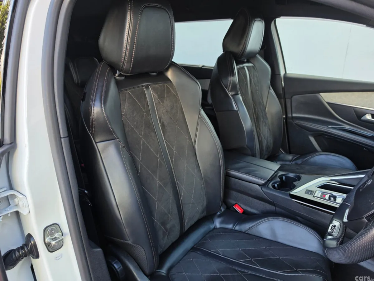 Peugeot 5008 MPV, Diesel, 2018, White
