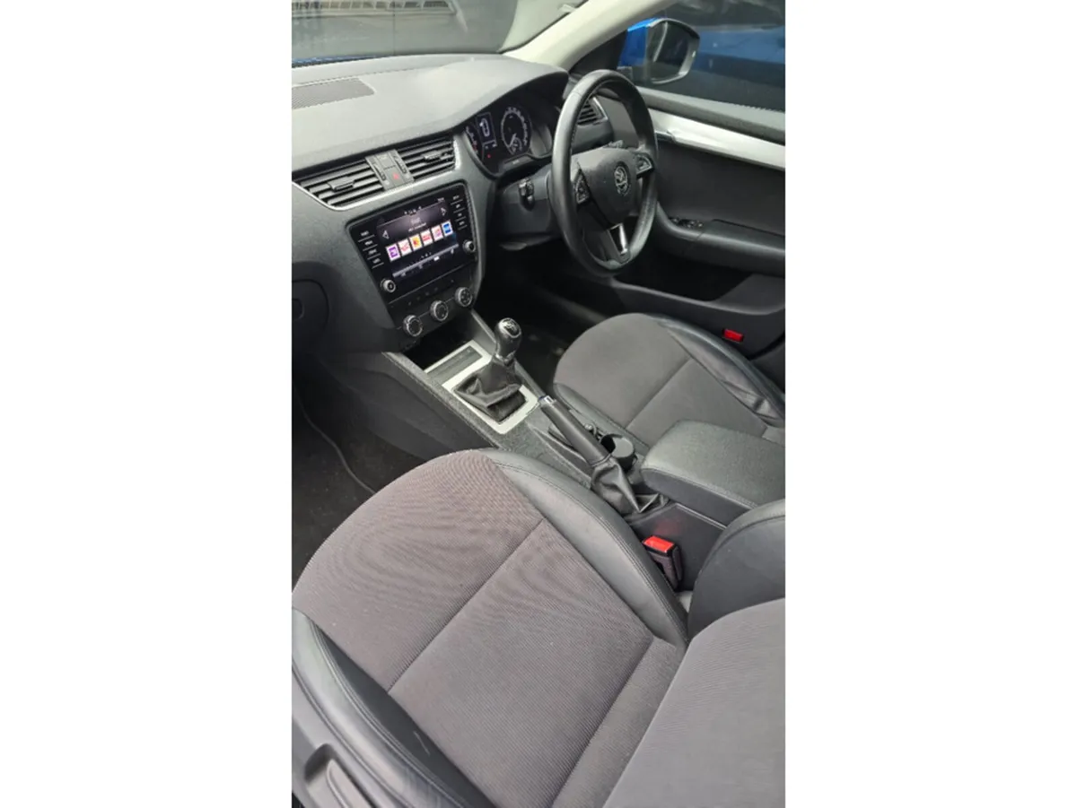 Skoda Octavia Hatchback, Diesel, 2020, Blue
