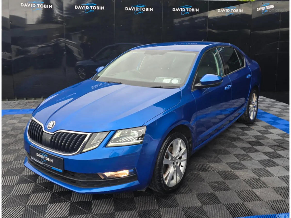 Skoda Octavia Hatchback, Diesel, 2020, Blue