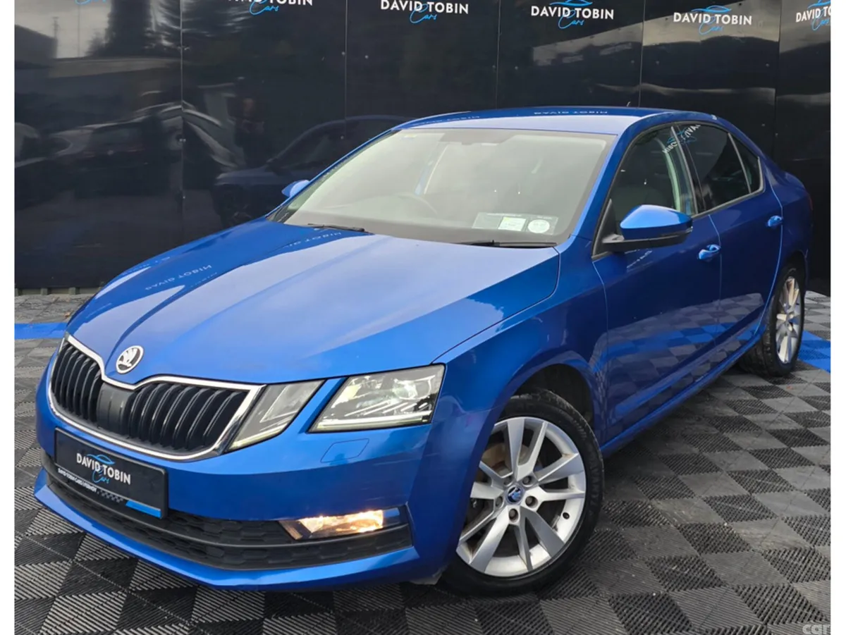 Skoda Octavia Hatchback, Diesel, 2020, Blue