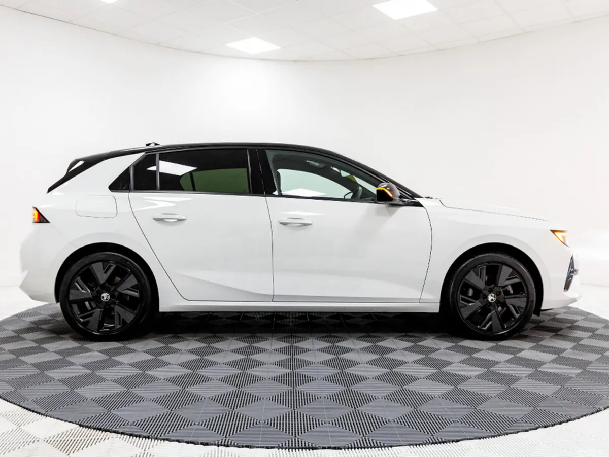 Opel Astra Hatchback, Electric, 2024, White