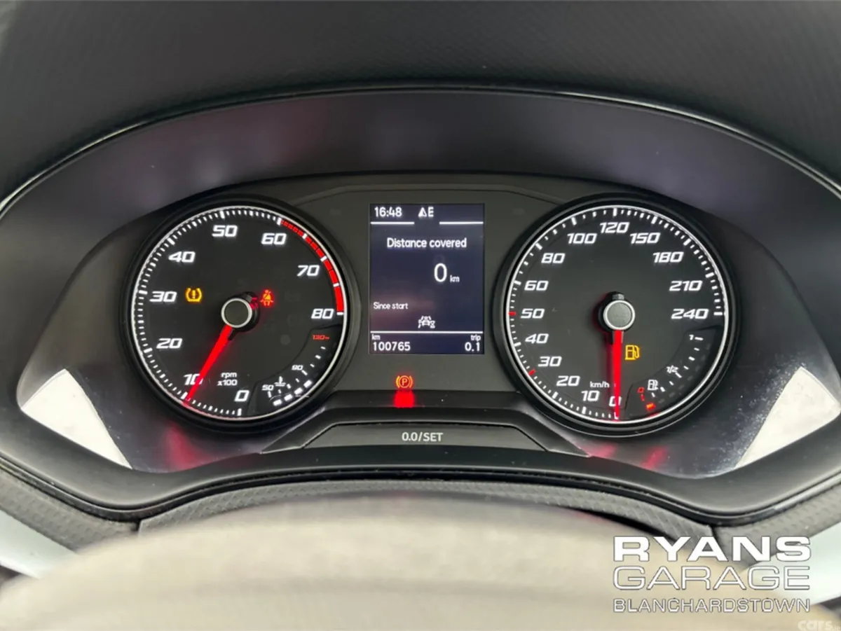 SEAT Arona Hatchback, Petrol, 2022, White