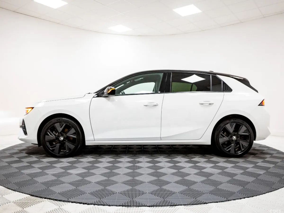 Opel Astra Hatchback, Electric, 2024, White