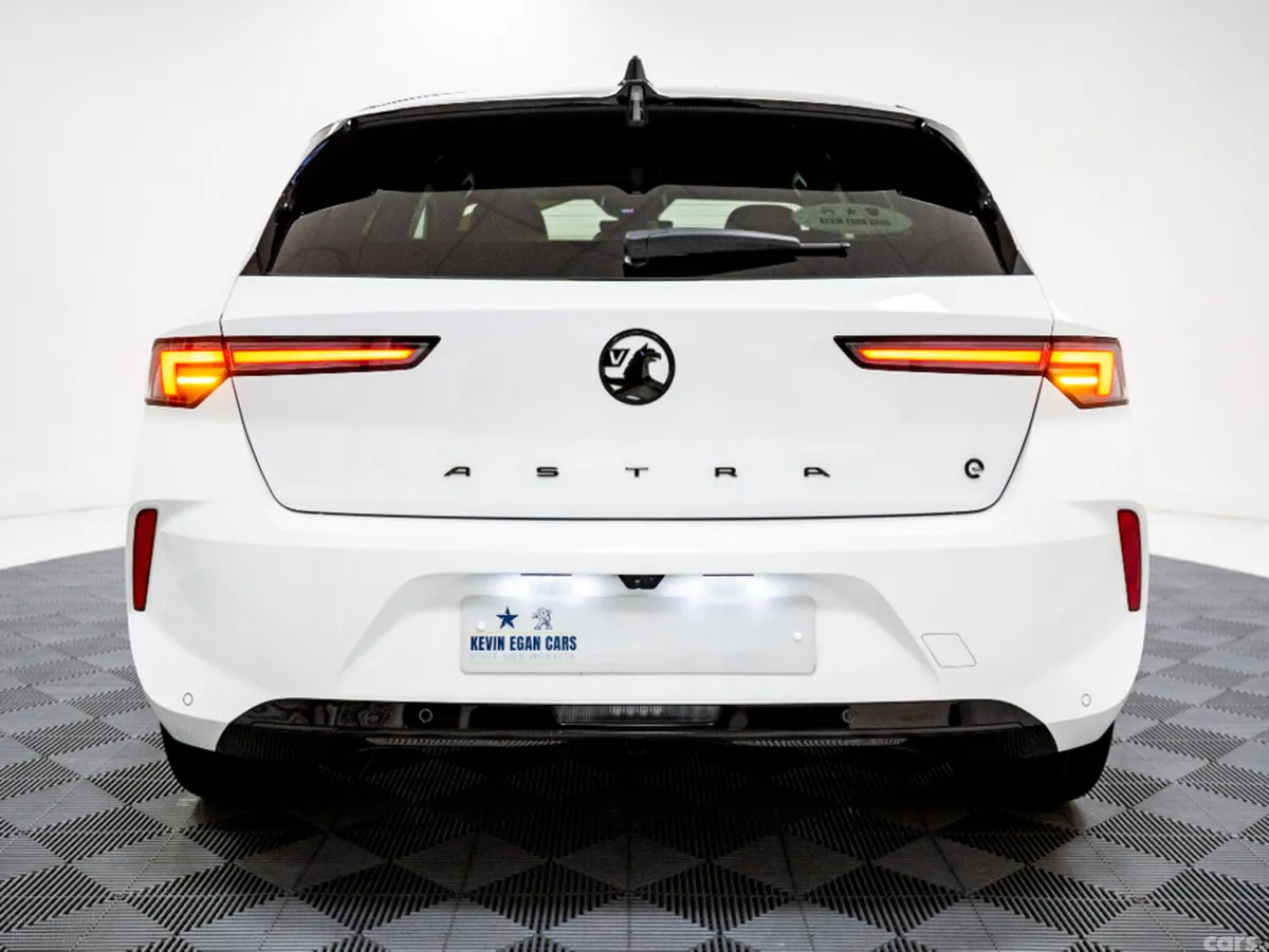 Opel Astra Hatchback, Electric, 2024, White