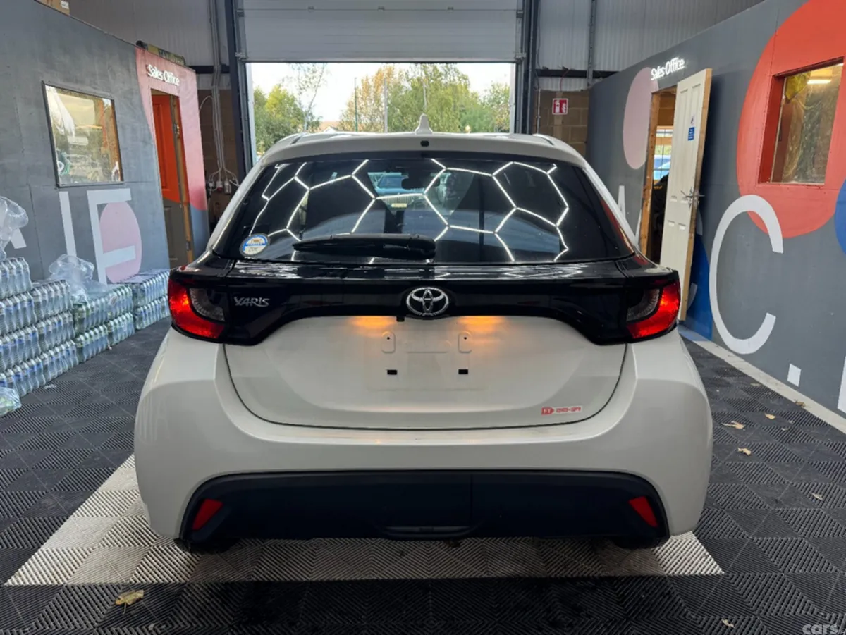 Toyota Yaris Hatchback, Petrol, 2022, White