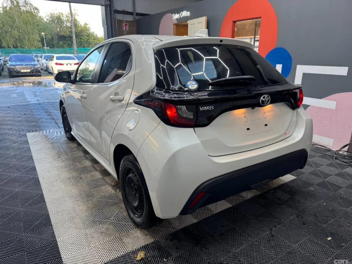 Toyota Yaris Hatchback, Petrol, 2022, White