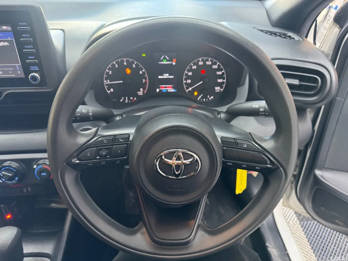 Toyota Yaris Hatchback, Petrol, 2022, White