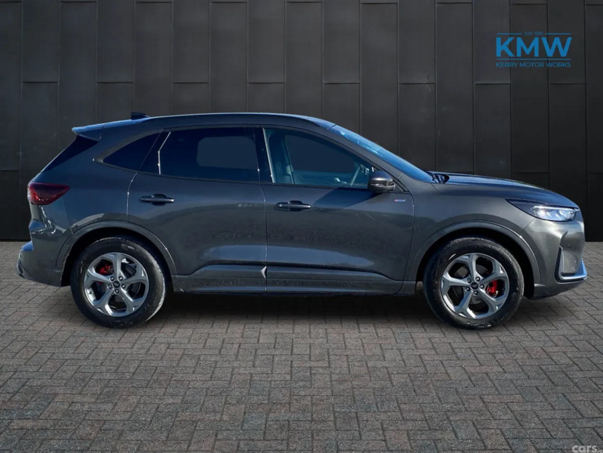 Ford Kuga MPV, Petrol Plug-in Hybrid, 2026, Grey
