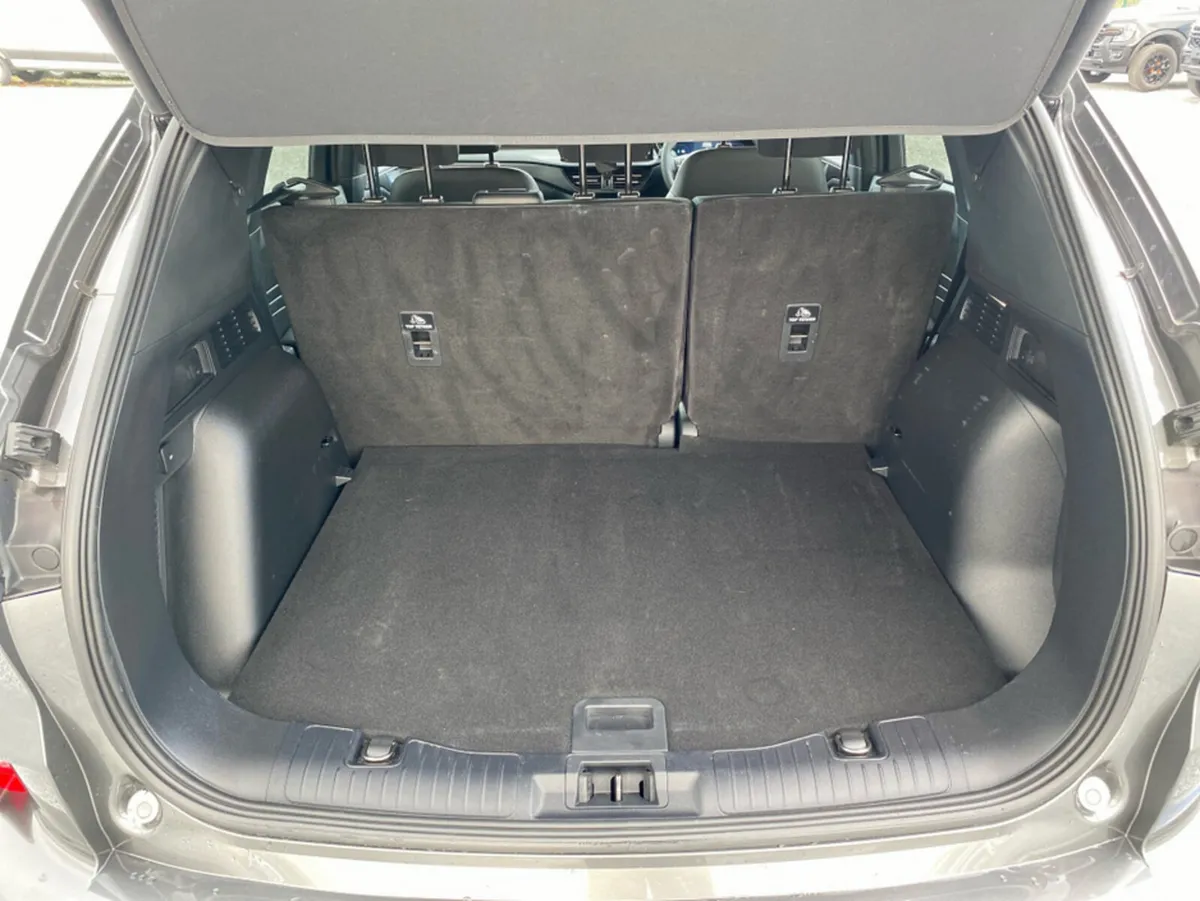 Ford Kuga MPV, Petrol Plug-in Hybrid, 2026, Grey