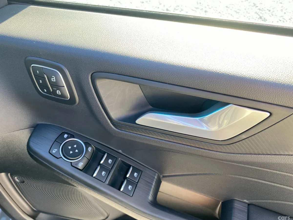 Ford Kuga MPV, Petrol Plug-in Hybrid, 2026, Grey