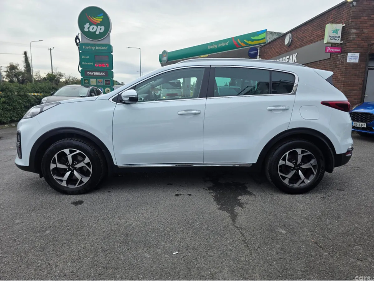 Kia Sportage MPV, Diesel Hybrid, 2020, White