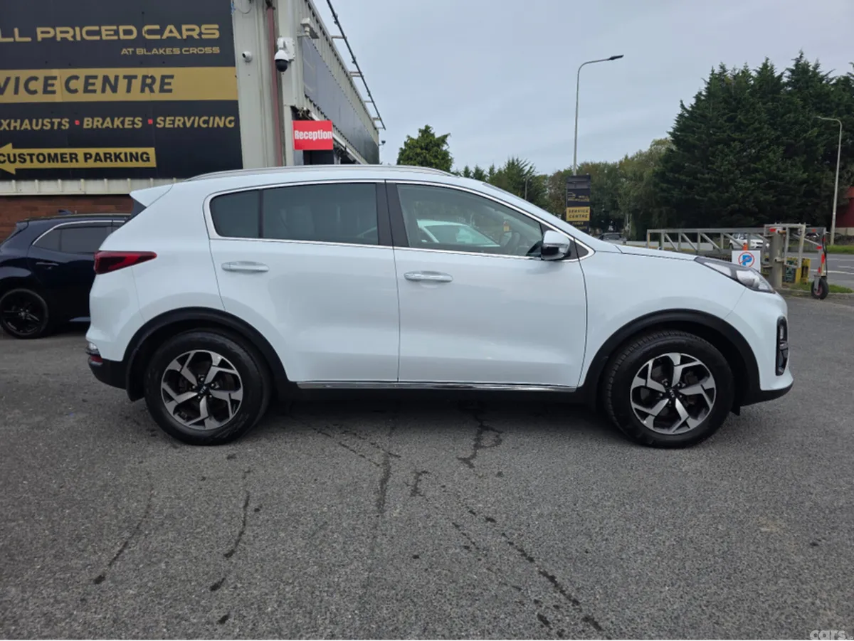 Kia Sportage MPV, Diesel Hybrid, 2020, White