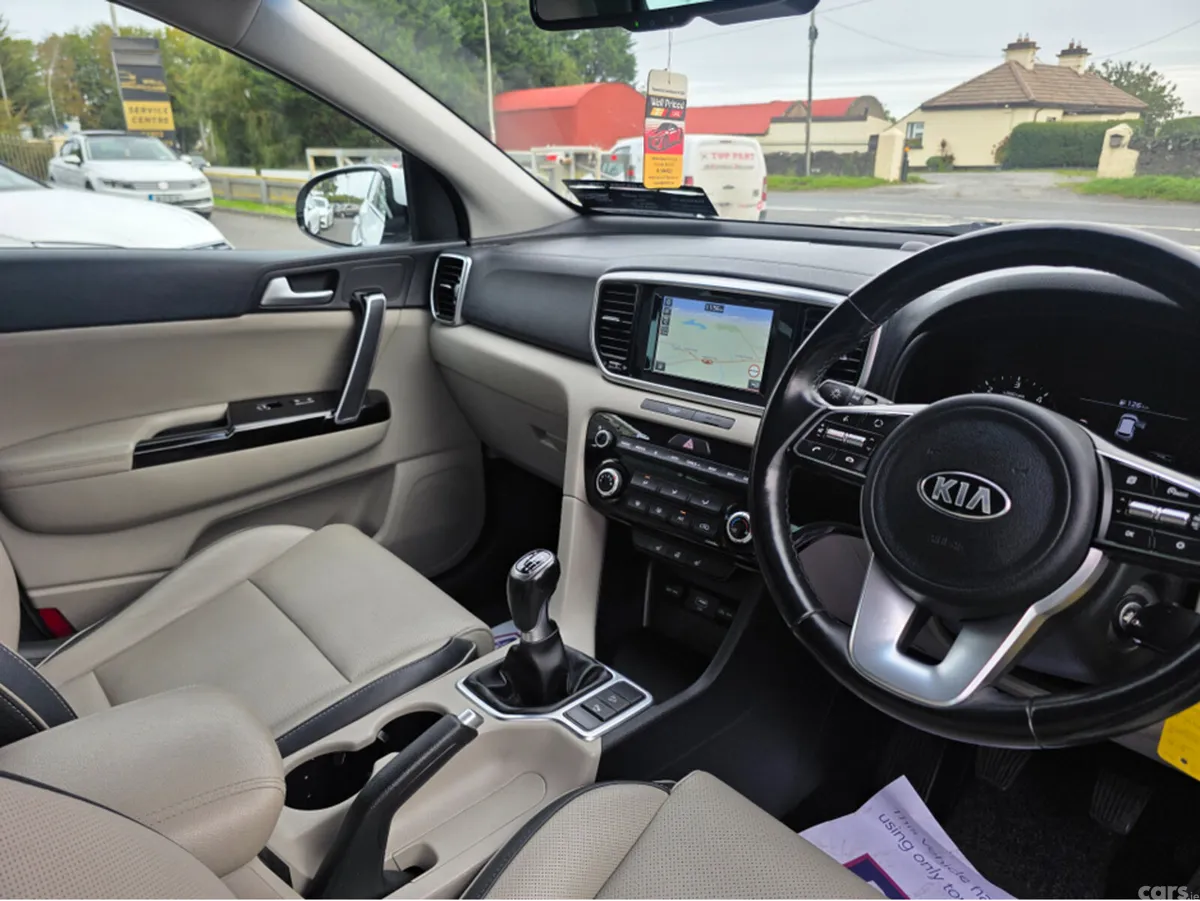Kia Sportage MPV, Diesel Hybrid, 2020, White