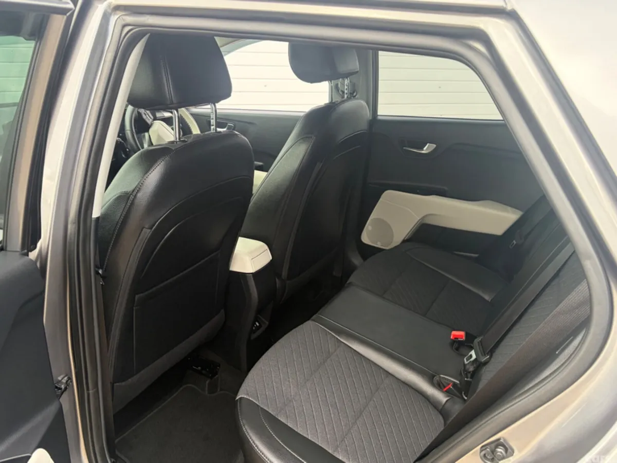 Kia Stonic SUV, Petrol, 2026, Grey