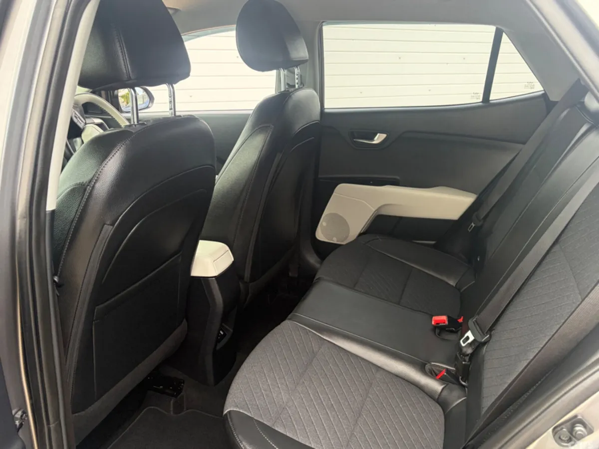 Kia Stonic SUV, Petrol, 2026, Grey