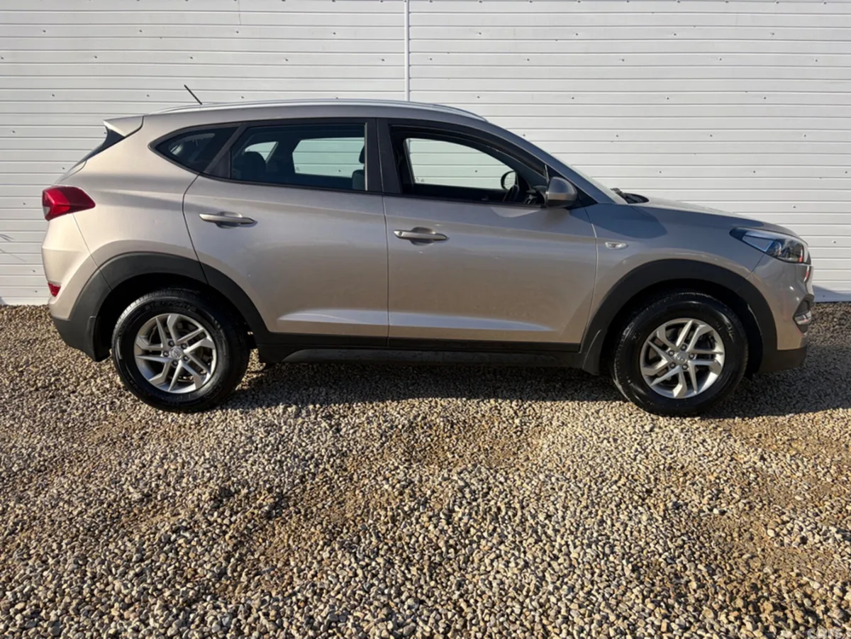 Hyundai Tucson MPV, Diesel, 2017, White