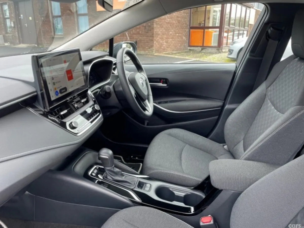 Toyota Corolla Saloon, Petrol Hybrid, 2026, Green