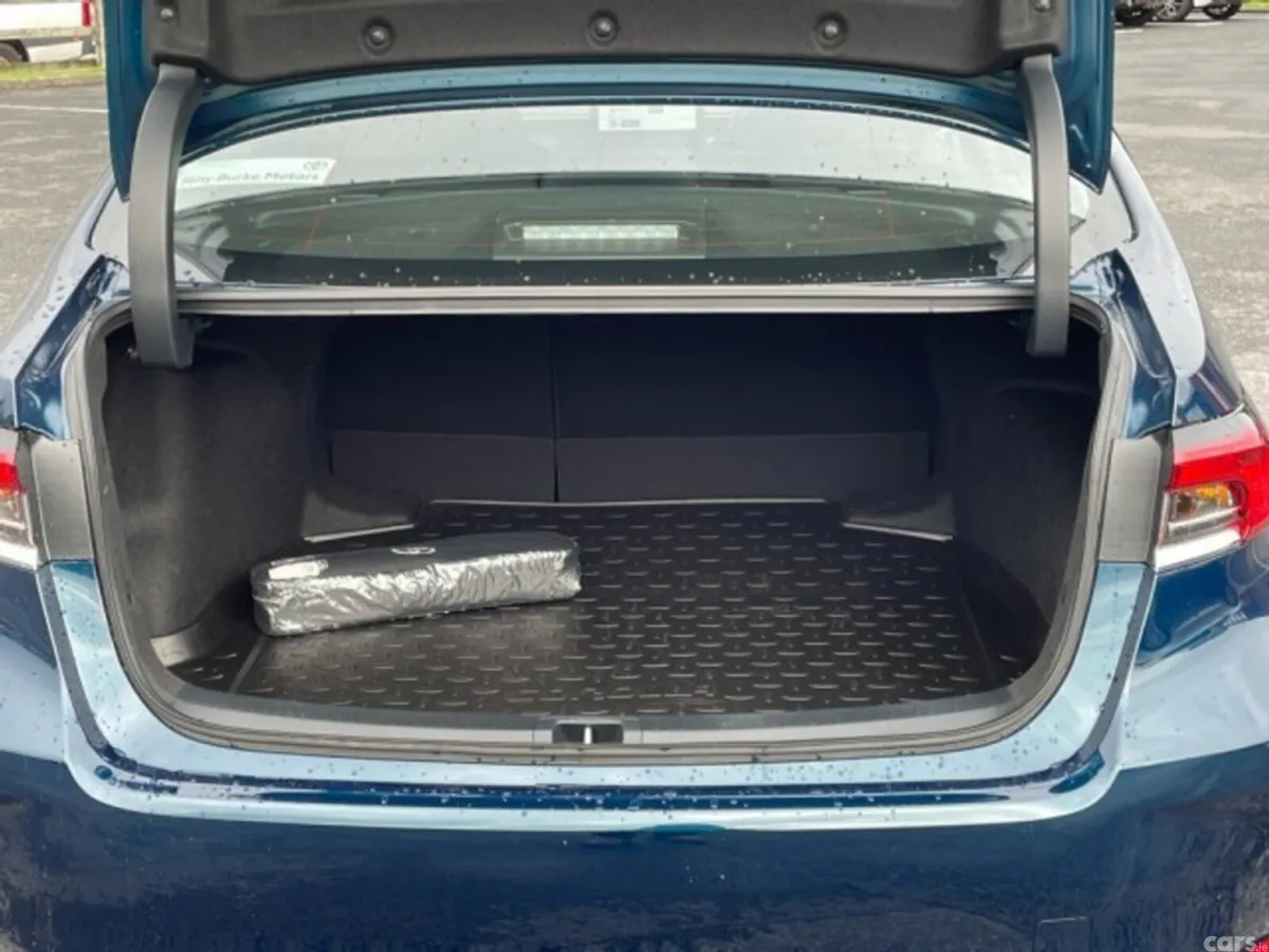 Toyota Corolla Saloon, Petrol Hybrid, 2026, Green
