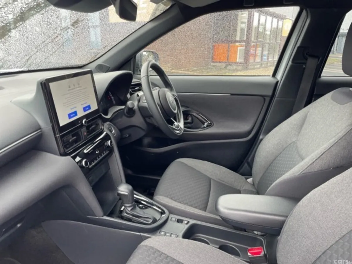 Toyota Yaris Cross SUV, Petrol Hybrid, 2026, Silver
