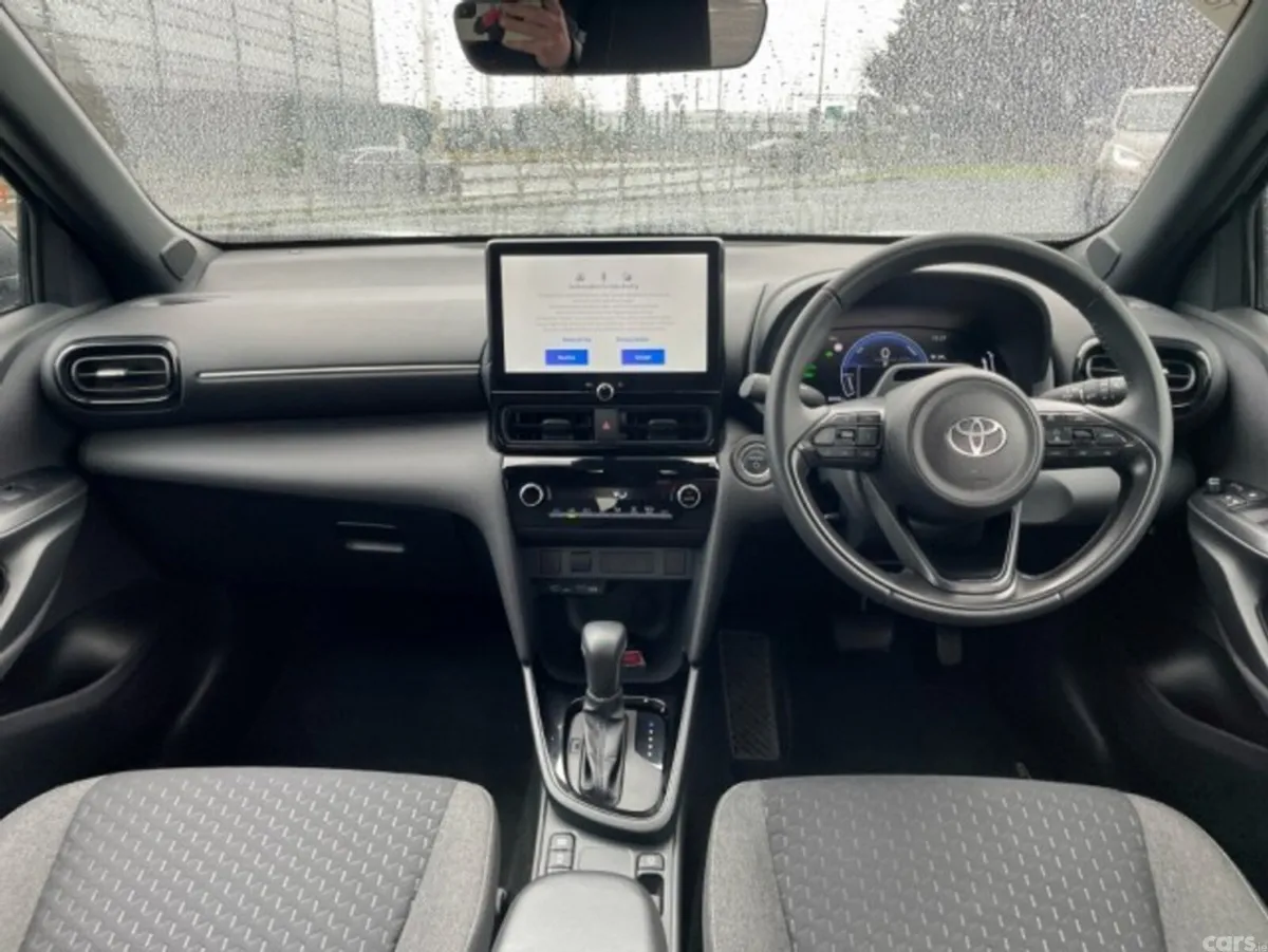 Toyota Yaris Cross SUV, Petrol Hybrid, 2026, Silver