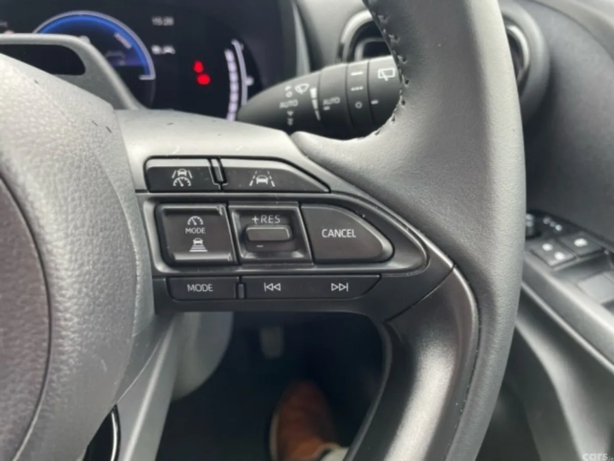 Toyota Yaris Cross SUV, Petrol Hybrid, 2026, Silver