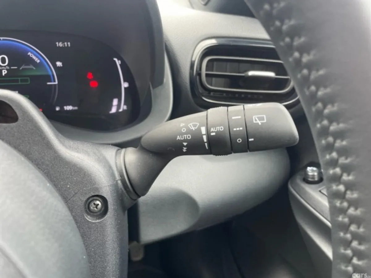 Toyota Yaris Cross SUV, Petrol Hybrid, 2026, Green