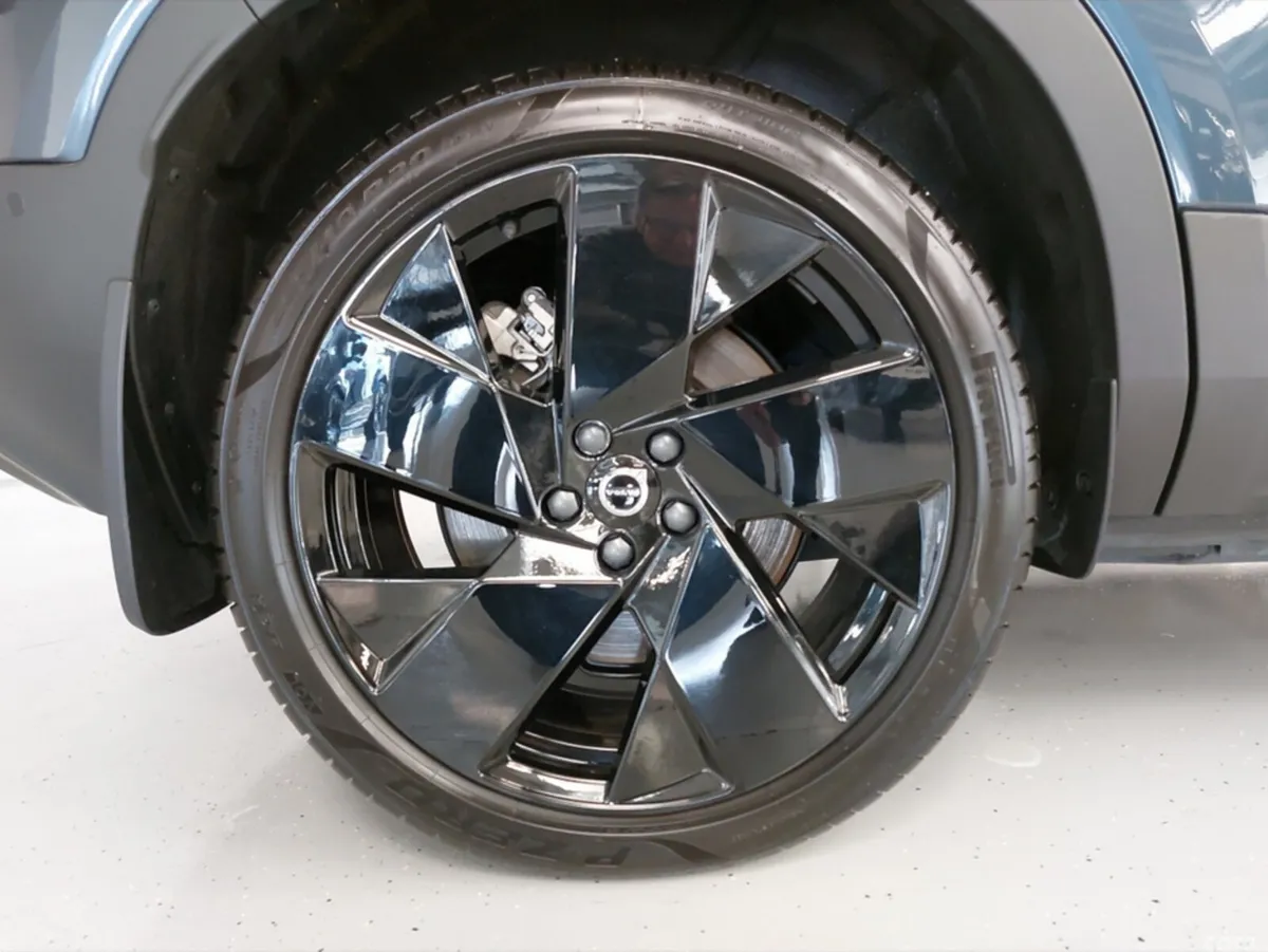 Volvo EX40 SUV, Electric, 2026, Blue