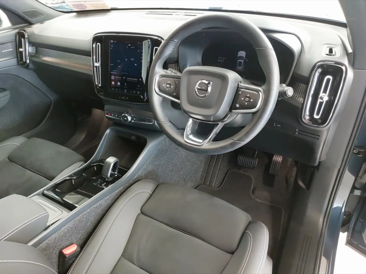 Volvo EX40 SUV, Electric, 2026, Blue