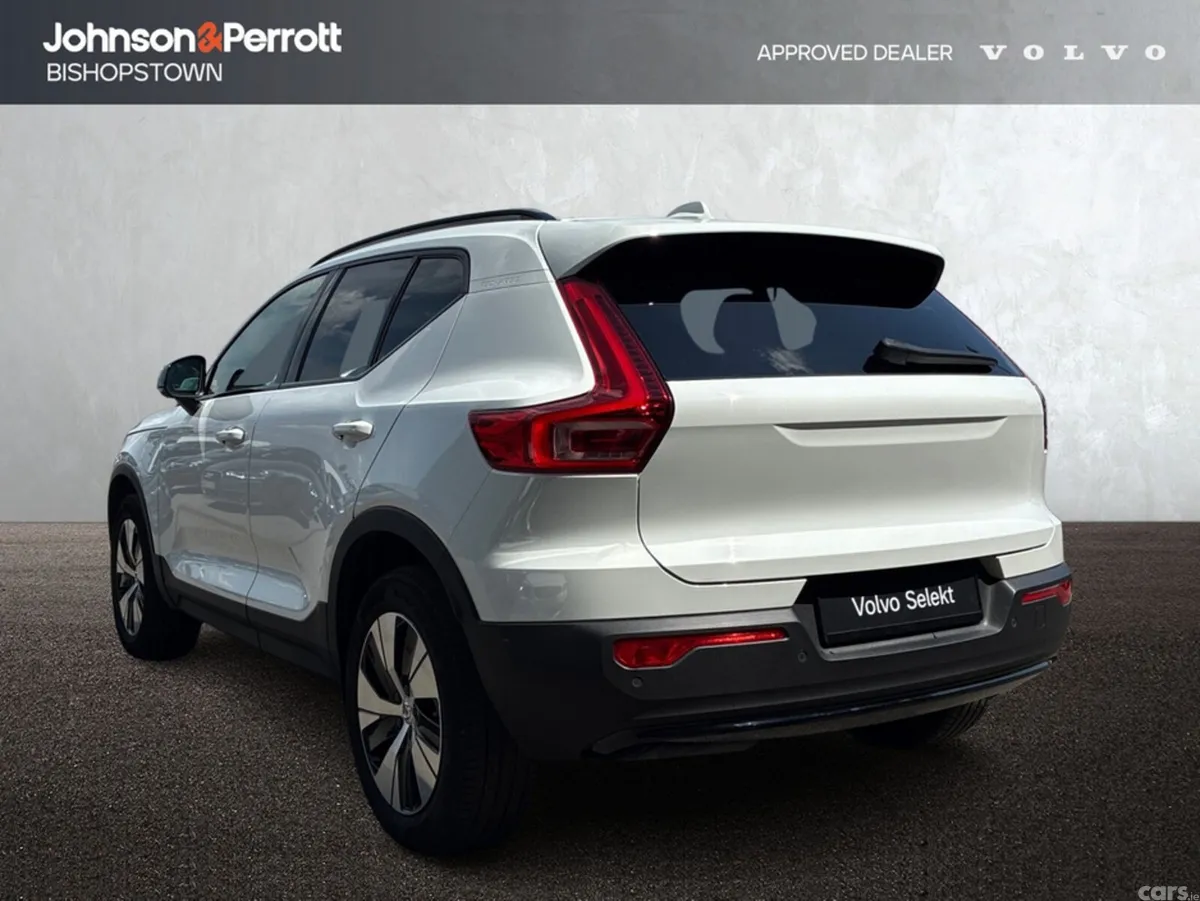Volvo XC40 SUV, Petrol Plug-in Hybrid, 2023, White