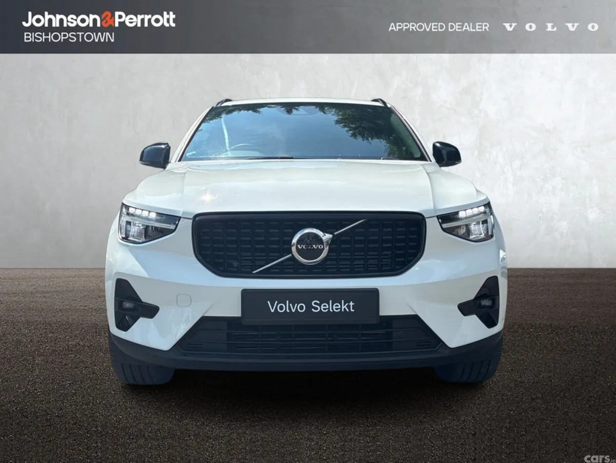 Volvo XC40 SUV, Petrol Plug-in Hybrid, 2023, White