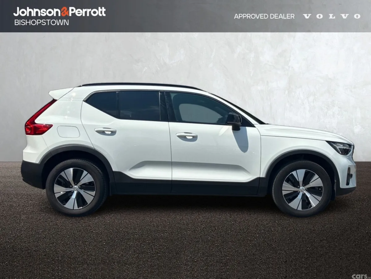 Volvo XC40 SUV, Petrol Plug-in Hybrid, 2023, White