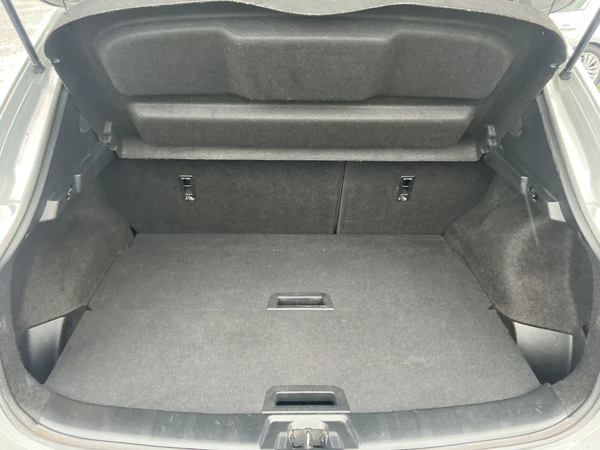 Nissan Qashqai MPV, Diesel, 2019, Grey