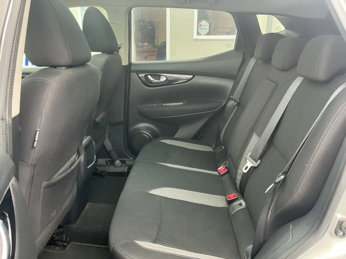 Nissan Qashqai MPV, Diesel, 2019, Grey