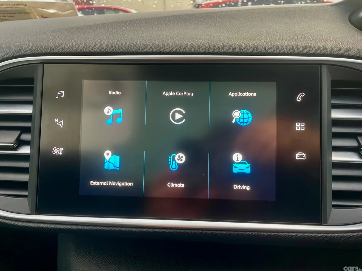 Peugeot 308 Estate, Diesel, 2018, Red