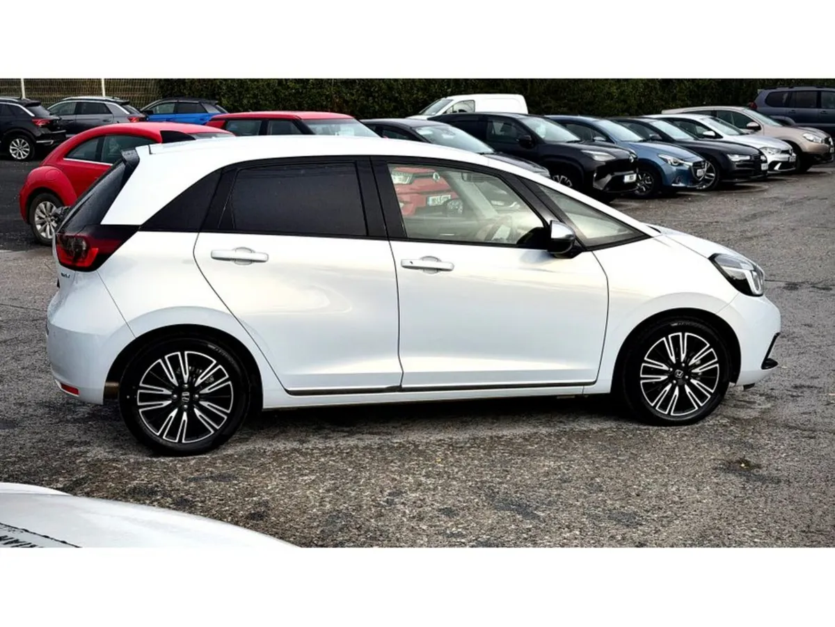 Honda Fit Hatchback, Petrol Hybrid, 2020, White